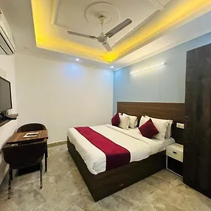 S R Palace - Free Airport Drop For Minimum 05 Nights - 5 Mins From Igi & Domestic Airport Delhi 3* New Delhi